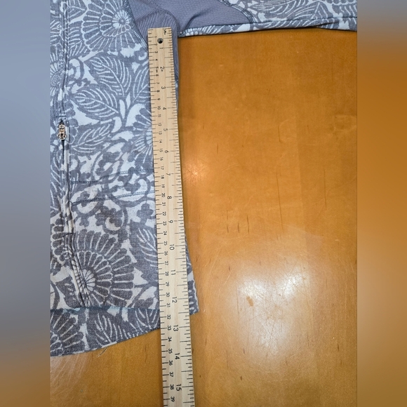 Lulu Lemon Rare Floral Print 2015 Jacket And Other Free Items - Picture 6 of 15